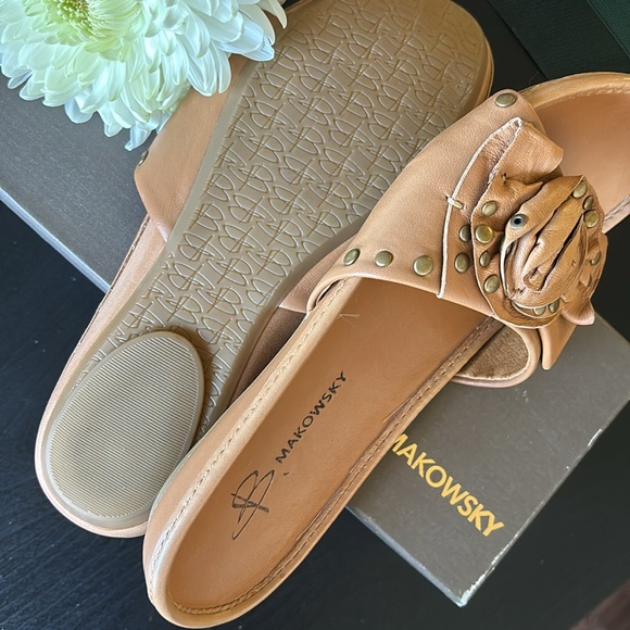 B MAKOWSKY Genuine Leather - Picture 6 of 7